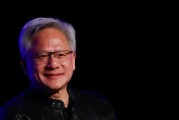 五行自测英伟达黄仁勋：编程人工智能如今就像训练一个人