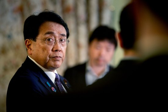 日本贸易谈判(🏄)代表赤泽亮正据悉本周考虑返回华盛顿继续谈判